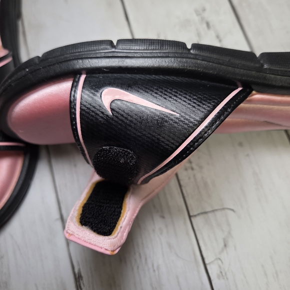 Nike Women's Blush Pink Slide Sandals - Picture 7 of 9